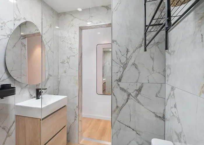 Διαμέρισμα A T *